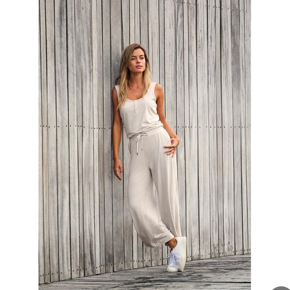 🆕 Vuori Falls Jumpsuit Romper in Suede Heather size S